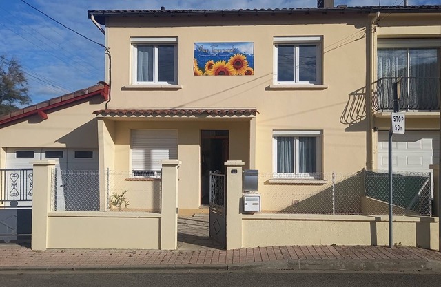 A pleasant room with shower room, 160cm bed and all comforts included.