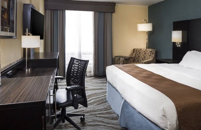 A Pleasurable Staycation w/ Free Breakfast!