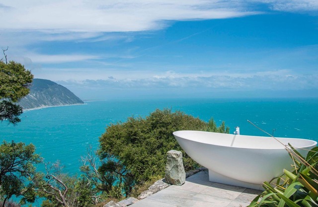 A secluded hut with breathtaking ocean views