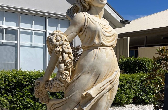 A touch of class 5BR luxury whole house at Mildura