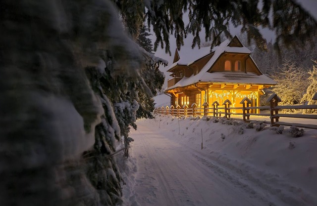 A traditional wooden highland house with an amazing view of the Tatra Mountains