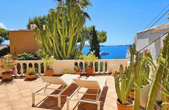 A3024 Apartment with sea view for 2 people in Cala Fornells