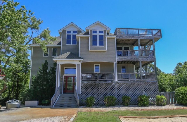 AAAH DA SEA - Relax in this 7BR home w/Private Pool only 3 rows from the beach!
