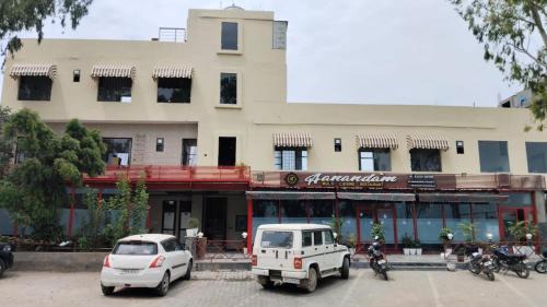Aanandam Hotel