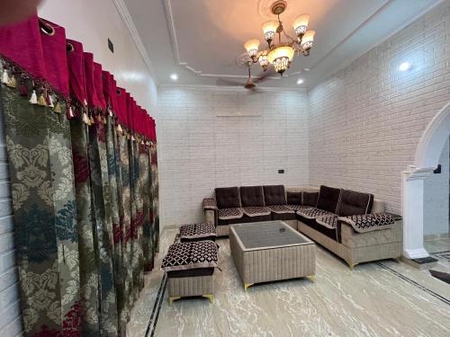 Aanandit aashiyana - A Blissful Place