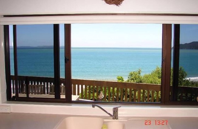 Absolute Beach Front @ Coopers