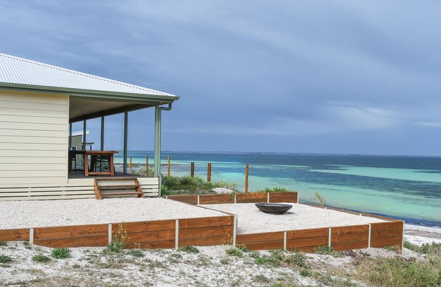 ABSOLUTE BEACHFRONT AT HARDWICKE BAY