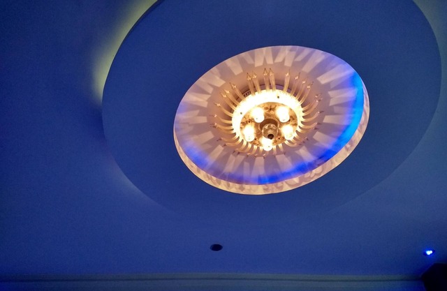 AC room at Hotel Viraat Inn(near Gaya Railway Station)