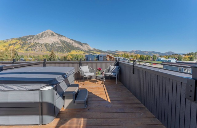 Academy Place | Larkspur