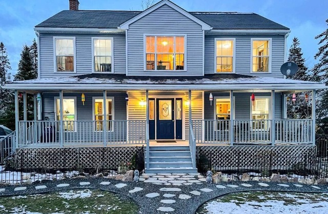 Acadia Escape & Blue Lobster@Acadia NP, Sleeps 19 people, A/c, Seafood, firepit