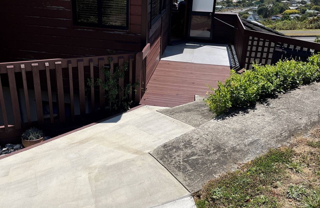 Accomodation for 5, plus a baby cot - pets by arrangement