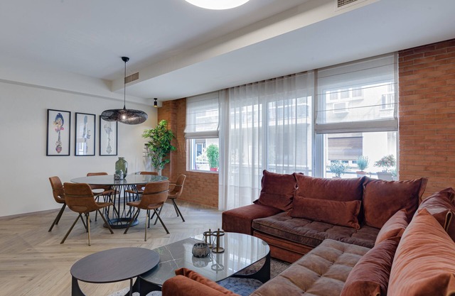 Acropolis Premium Residence