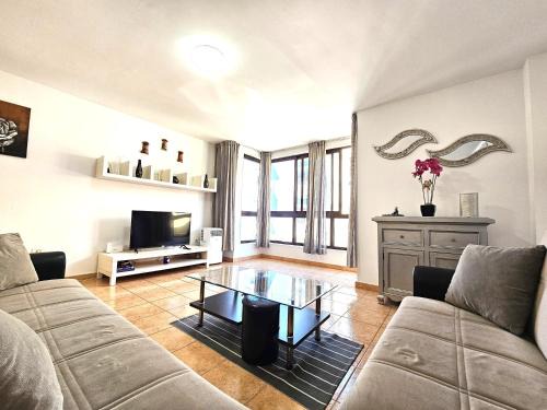 Adas Home, Los Abrigos, Wifi and Near the Beach