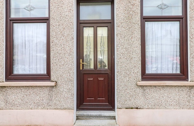 ADELINE, pet friendly, with a garden in Pembrey