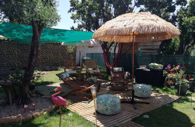 ADORABLE STUDIO, TERRACE, GARDEN, BARBECUE, GARDEN, (swimming pool)