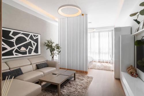 AEON Towers Lucky Cloud #701