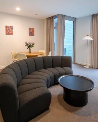 Affordable & Cozy CBD getaway with Free wine!