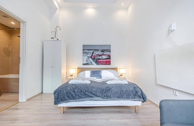 Affordable Stay: 3 Aparts Near Wiener Stadthalle