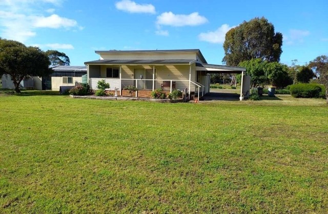 Aggies is a 2 bedroom cottage in a semi rural part of Goolwa. Close to the river