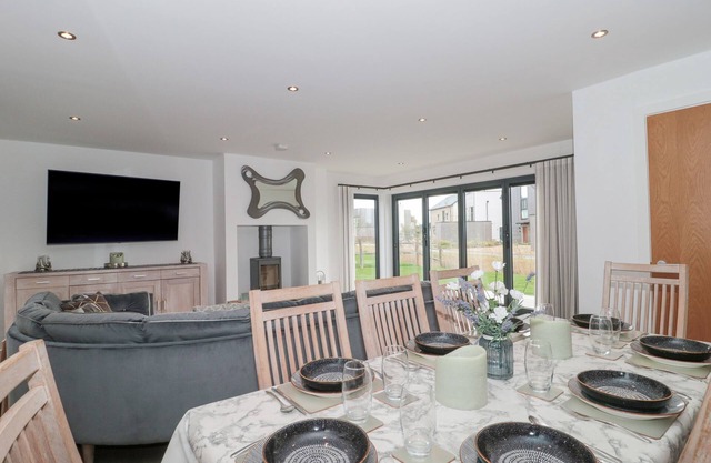 Agua de Plata, 16 Wakeling Island, Silverlake