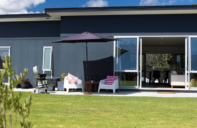 Ahipara Hideaway - Kaitaia Holiday Home