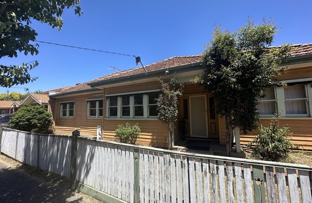 Aiden house- close to local amenities, shopping, parks, public transportation.