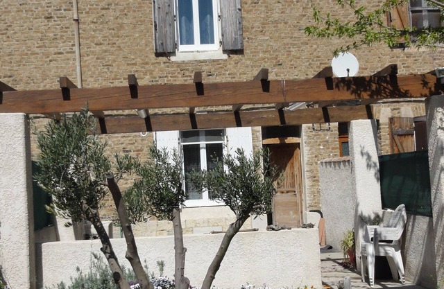 Air-conditioned apartment for 5 people in the Camargue: beaches, nature, kite-surfing, wifi.