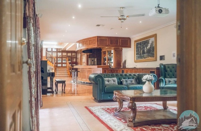 Aircabin|Warrandyte | Luxury 8 Beds Holiday House