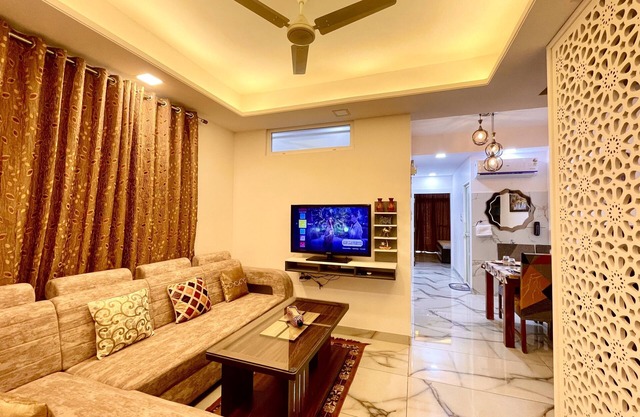 Airport Vista 3BHK Apartment-10 Min Walk from Airport with Balcony & Terrace