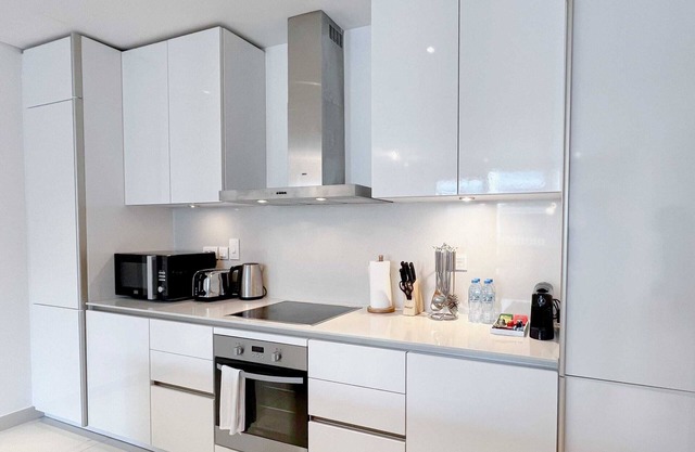 Airstay | Luxurious 2BR + Guest Room | City Walk