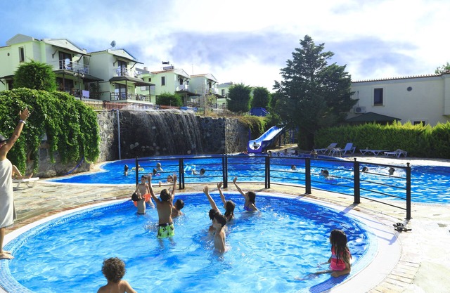 Akay Garden Family Club