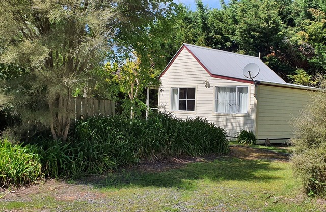 Akupe Cottage, Martinborough