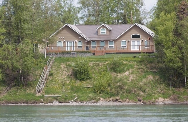 Alaska Kinai River Front Gorgeous Single Family Home with 5 bedrooms.