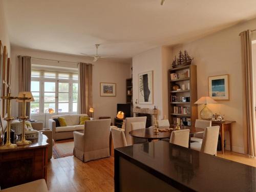 Alcácer river front quality apartment