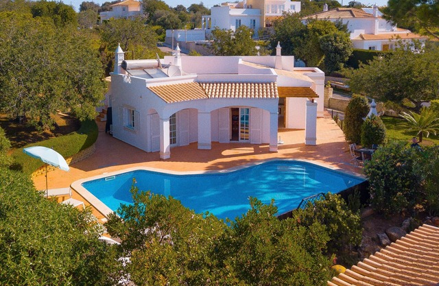 Alegre- Modern villa w/private pool, Games, Ac, Smart tv