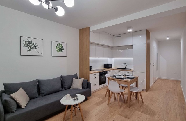 Aleje Wolności 13 | Modern Studio | Balcony