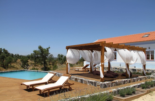Alentejo! Villa with swimming pool in the peaceful Serra de Grandola, beaches 30 min away