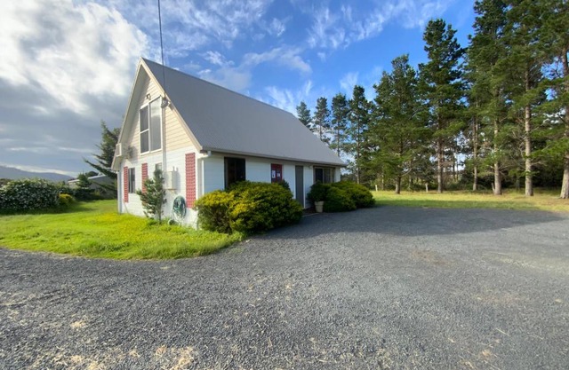 Alexanders Of Richmond