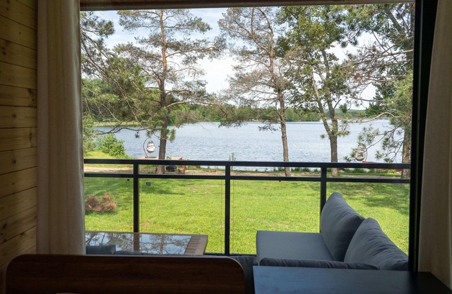 Algonquin's Edge Resort | Waterfront 7