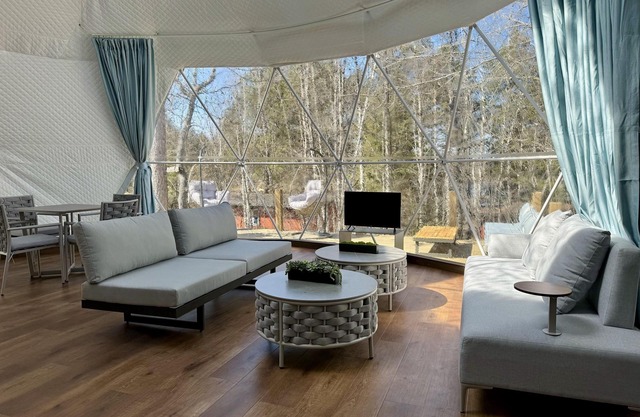 Algonquin's Edge Resort | Dome 5