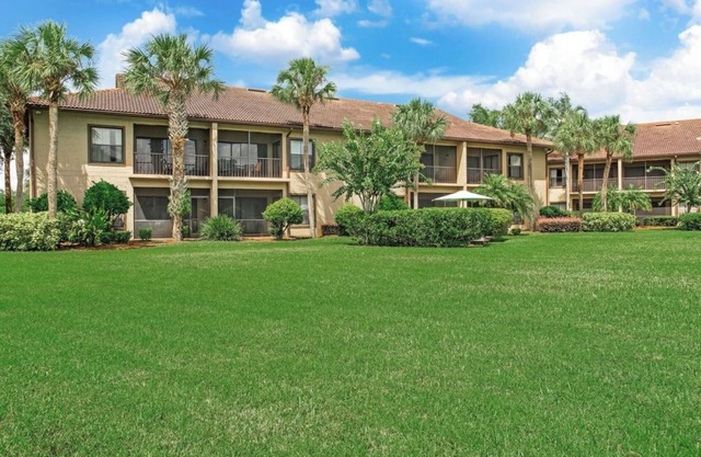 Alhambra at Poinciana 1BR Suite Saturday Check-In