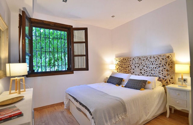 Alhamra, panoramic views and private parking