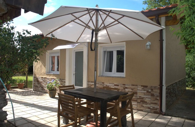 Alicia House VV-894-AS