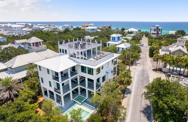 All Decked Out Seagrove by AvantStay | Priv Pool+Hot Tub, Ocean Views!