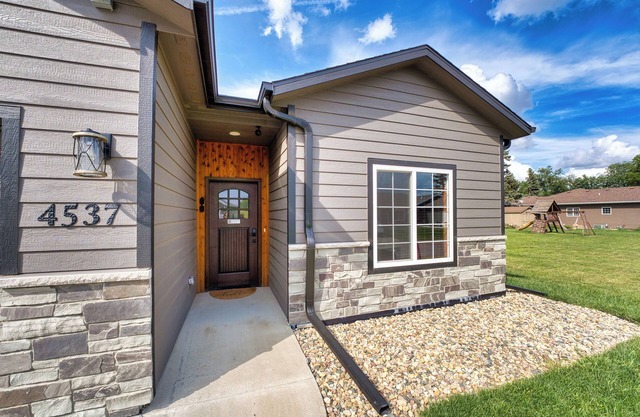 All new home ! 2 KING SUITES amazing home located close to everything.