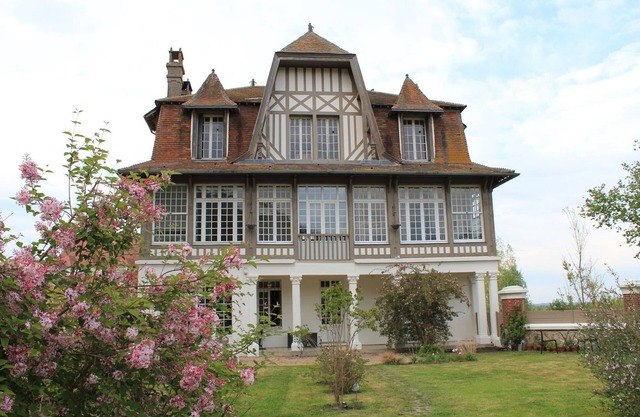 All the charm of an Anglo-Norman beauty 2 steps from Honfleur
