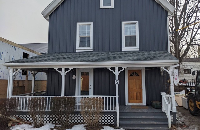 Alligator Suite - downtown Wolfville