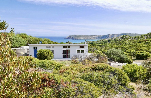 Allure Beach Retreat - Privacy, Nature, Direct Beach Access