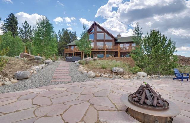 Alma Mountain Getaway w/Private Hot Tub & Views