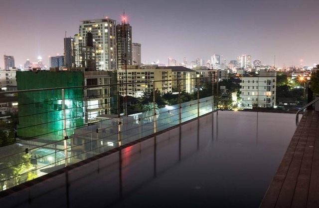 Aloft Studio 02 (at Aree)